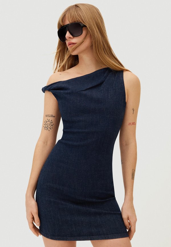 Bershka MINI OFF-SHOULDER - Denim dress - royal blue