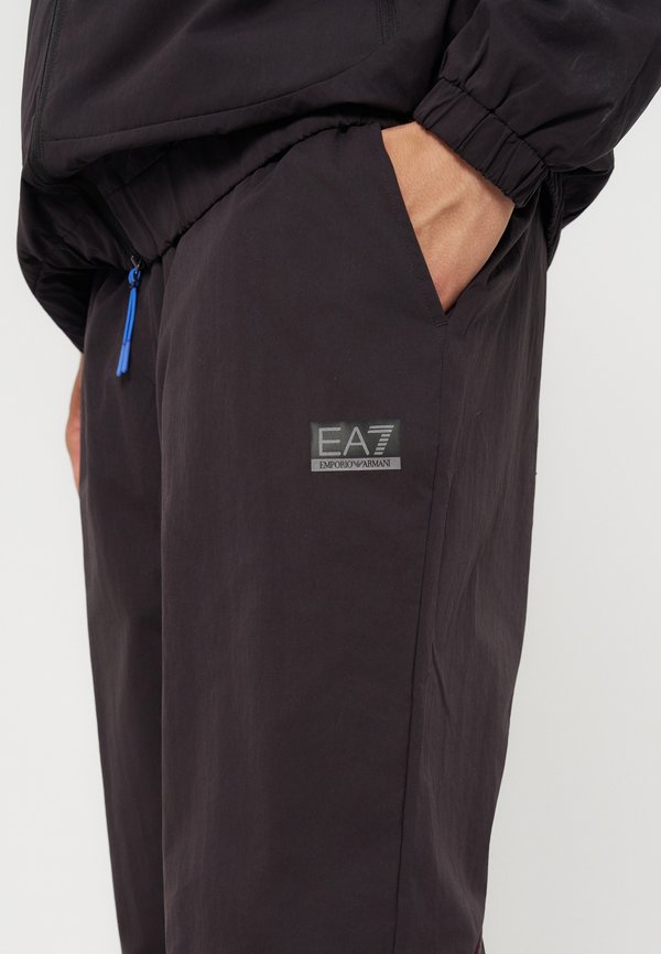 EA7 Emporio Armani