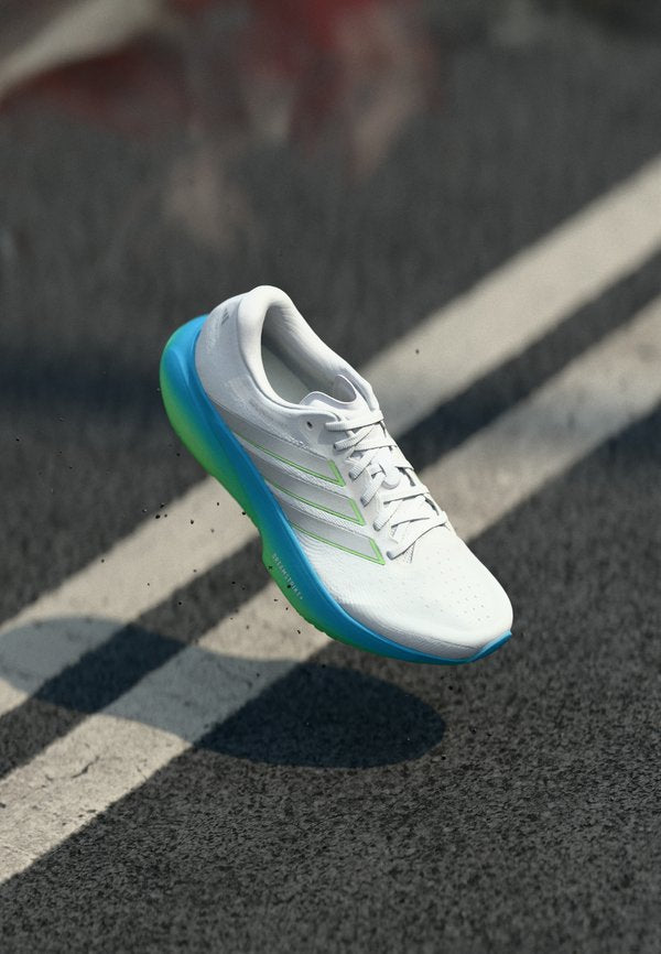 adidas Performance SUPERNOVA RISE 3 M - Road running shoes - cloud white/silver-coloured metallic/semi blue burst
