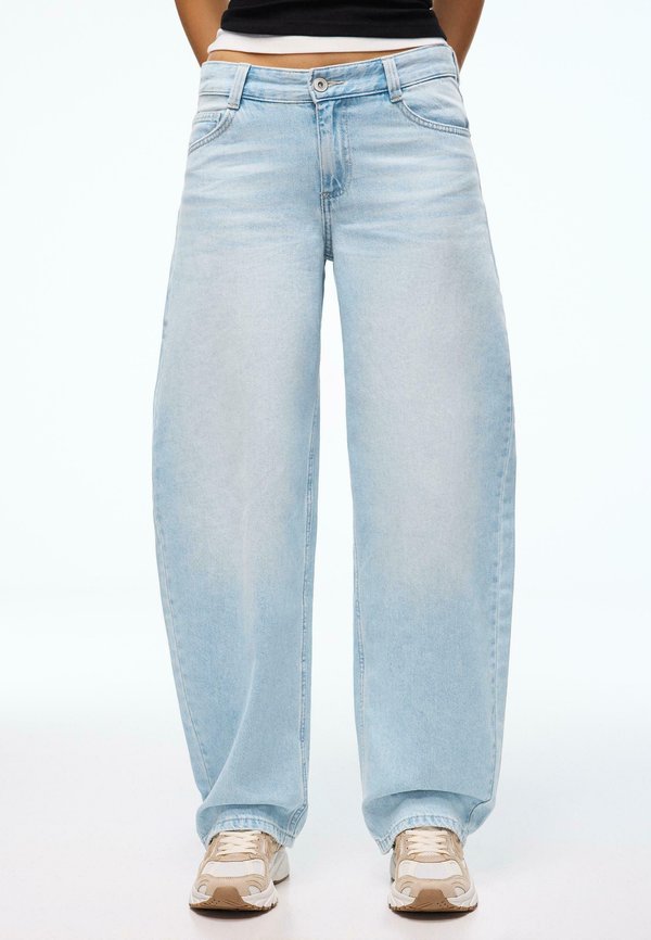 Bershka BAGGY BARREL - JEANS - Baggy Jeans - blue denim