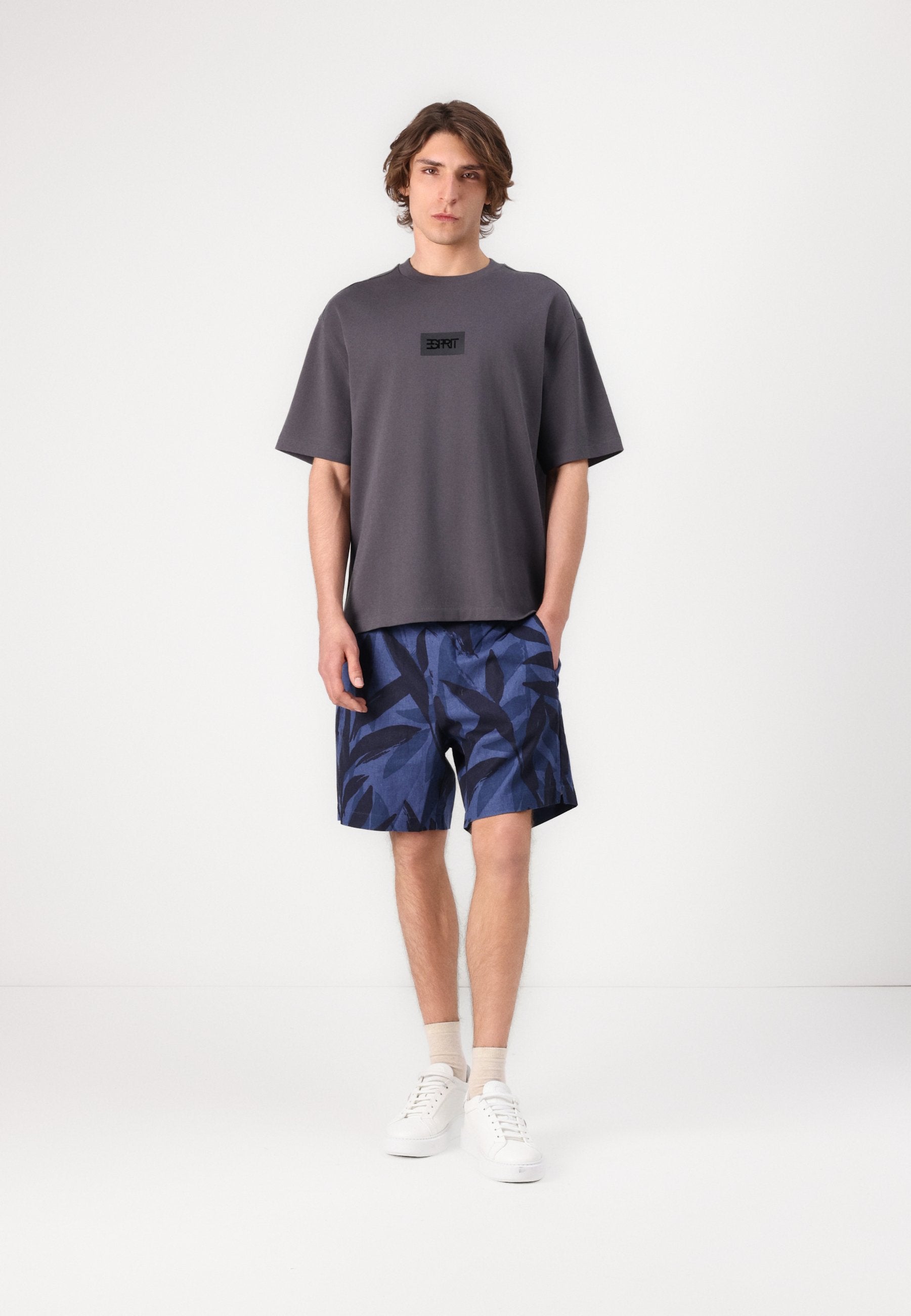 Esprit Shorts Media 2