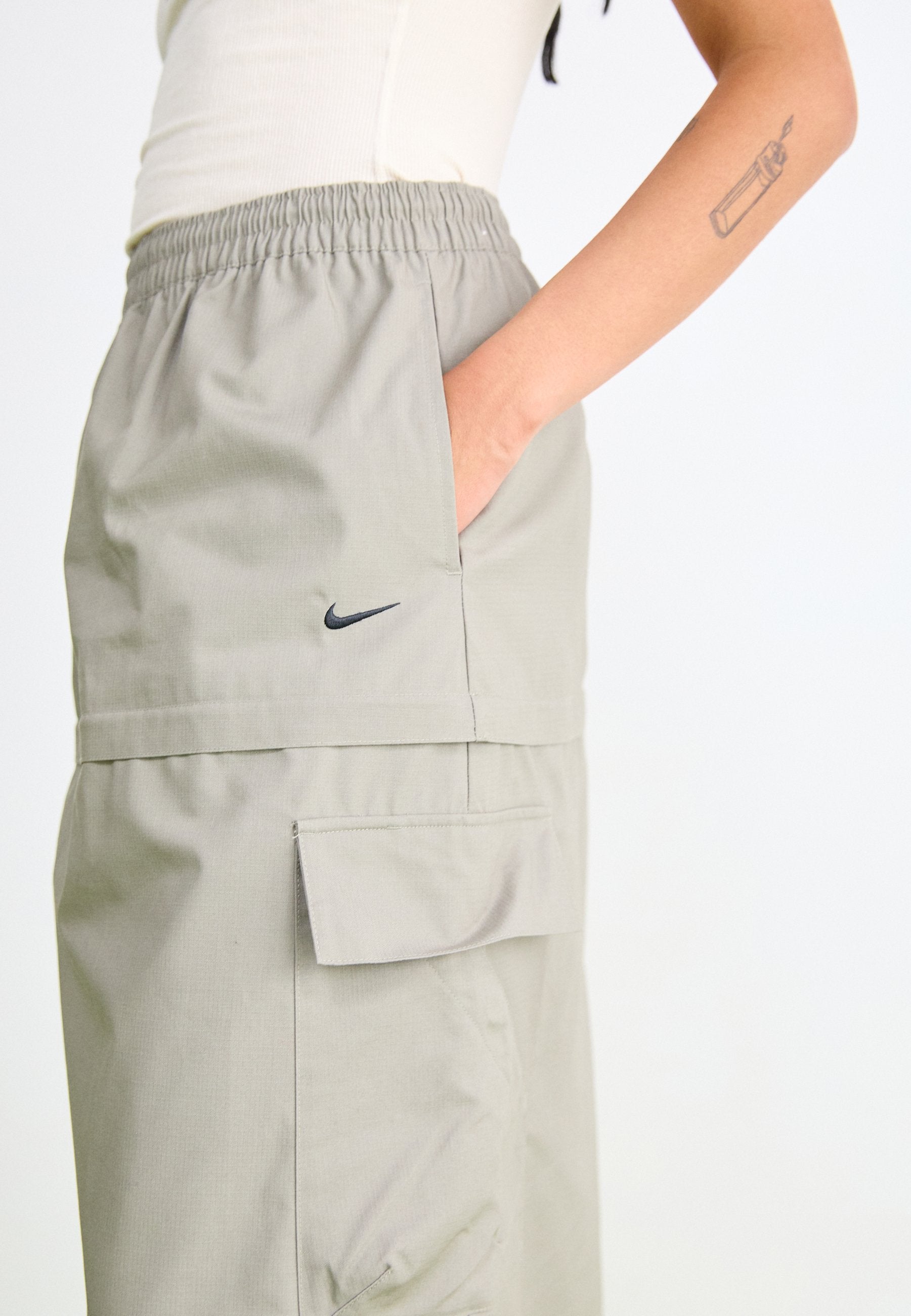 Nike Sportswear ESSTL WVN MR CGO