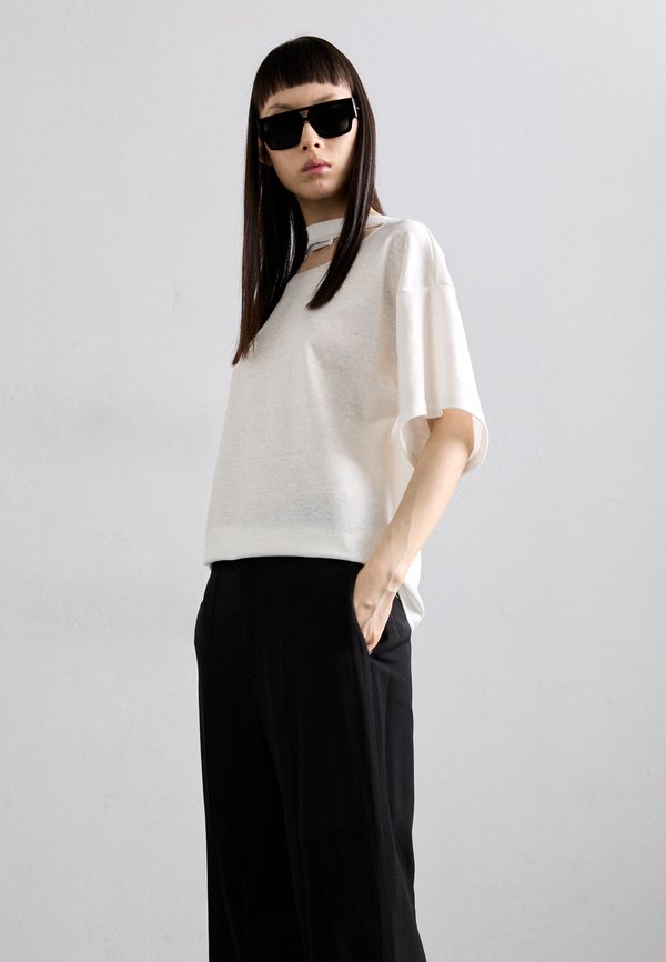 Victoria Beckham WAISTBAND DETAIL STRAIGHT LEG TROUSER