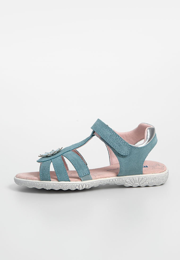 Türkise Sandalen mit Wildleder-Oberfläche, mehreren Riemen, einer Blumenapplikation und einer pinken Innensohle. Texturierte weiße Laufsohle. Klettverschlussriemen.
