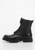 Schwarze Leder Schnürstiefel mit strukturiertem Oberflächenmaterial, runder Spitze und robustem Profilsohle. Mit Metallösen und einer Zuglasche ausgestattet.