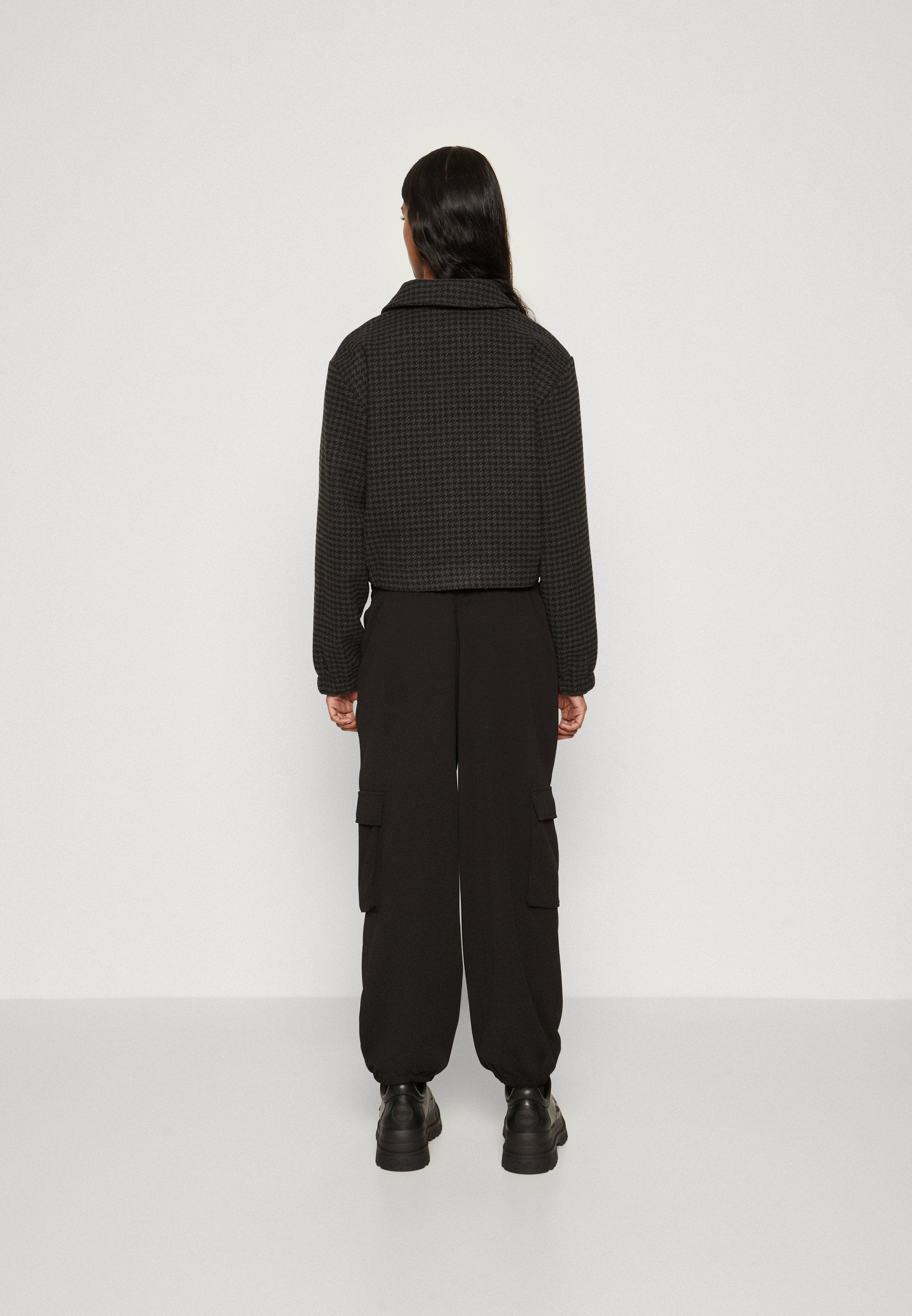 ONLELLA SHORT CHECK JACKET Media 4