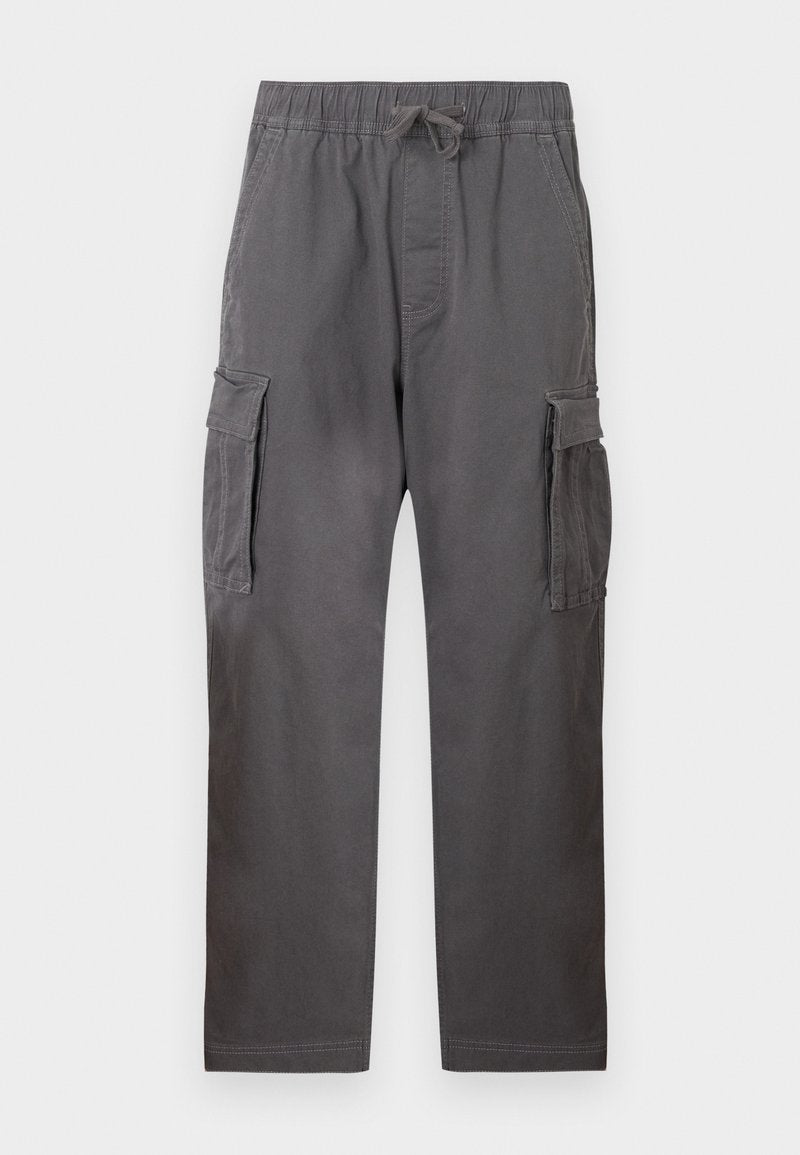 Graue Cargo-Hose aus Baumwolle mit elastischem Bund und Kordelzug, zwei Seitentaschen und zwei aufgesetzten Taschen an den Oberschenkeln.