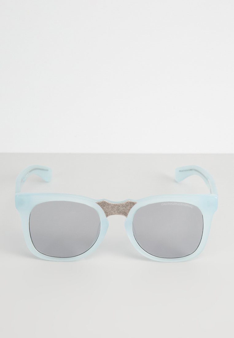 N/A UNISEX Media 4