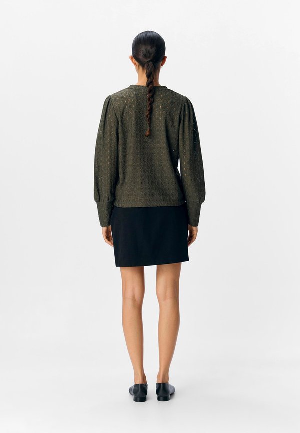 Object OBJLAILA L/S RE TOP NOOS