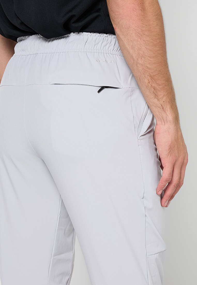 Nike Performance UNLIMITED