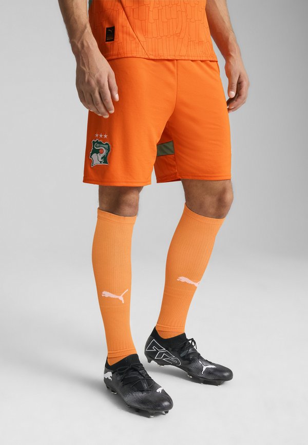 Puma ELFENBEINKÜSTE  - National team wear - rickie orange jade frost