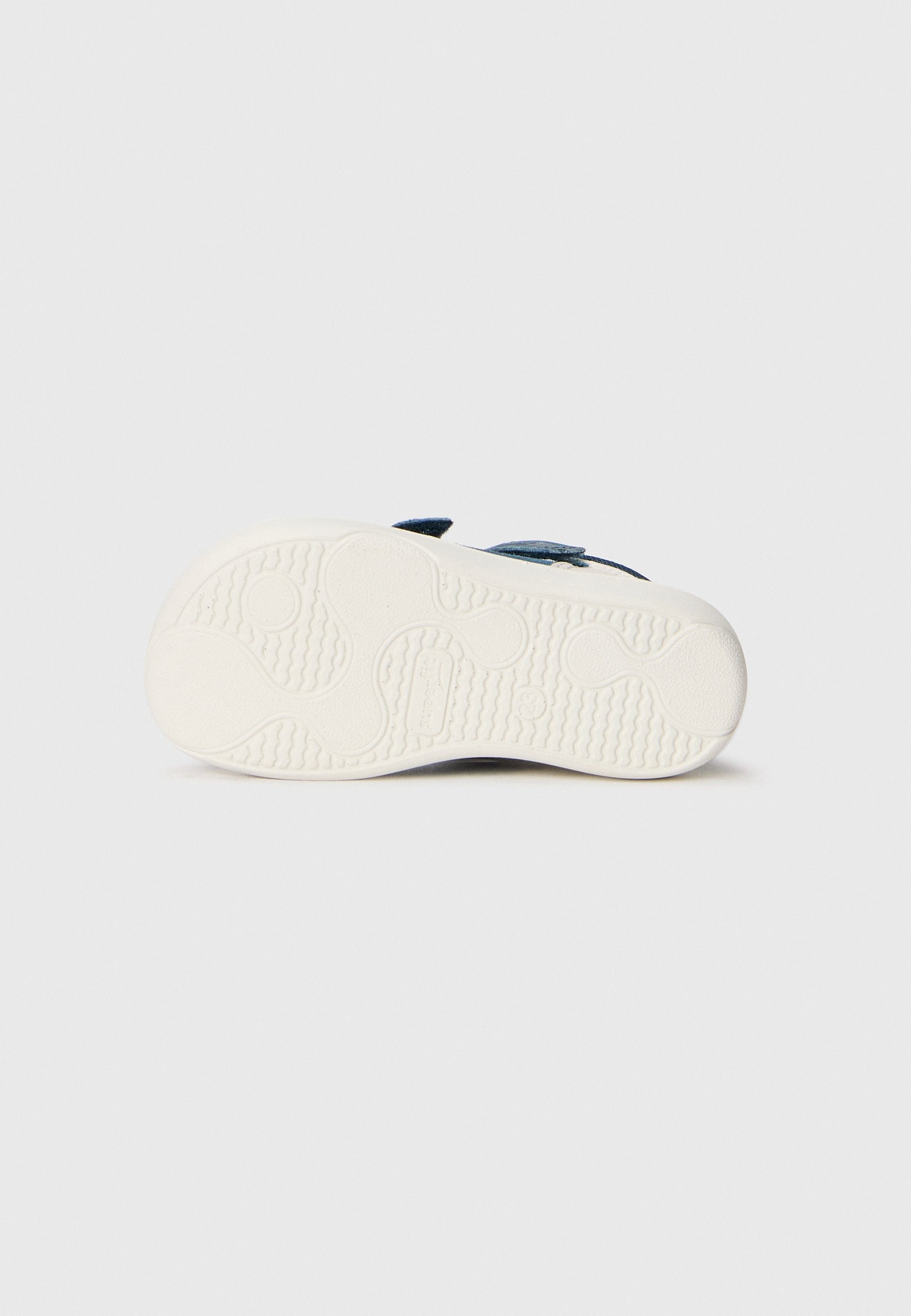 SUPERFREE UNISEX Media 6