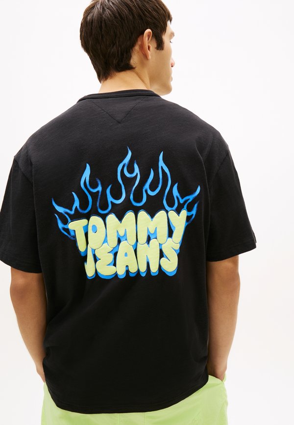 Tommy Jeans BUBBLE LOGO TEXTURED RELAXED T-SHIRT
