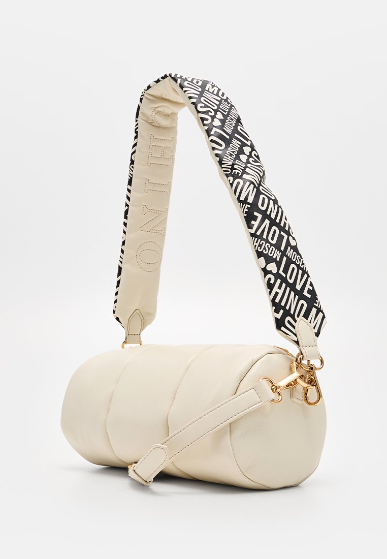 Love Moschino