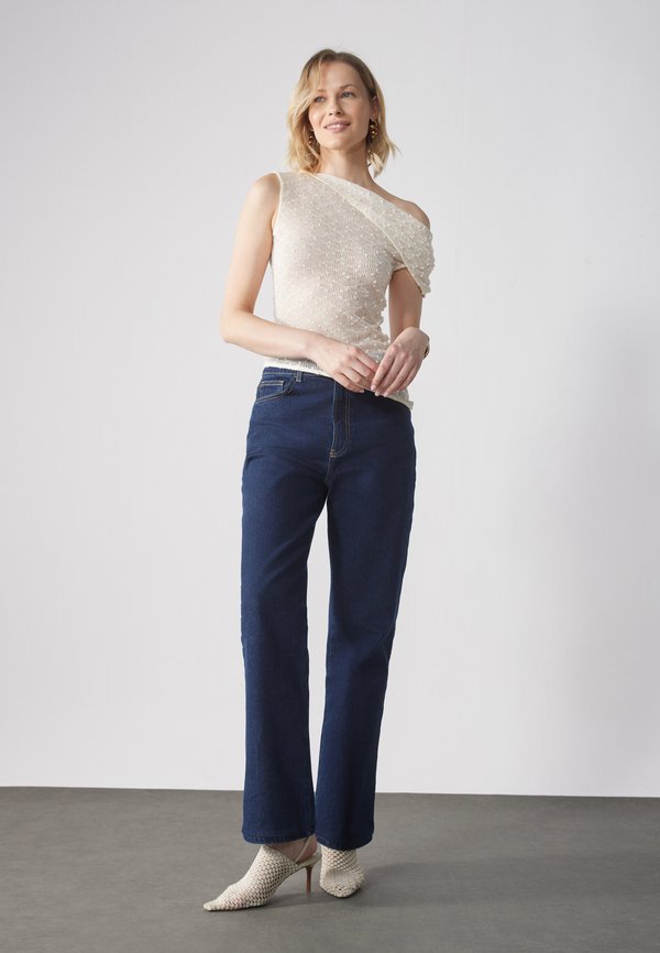 Anna Field