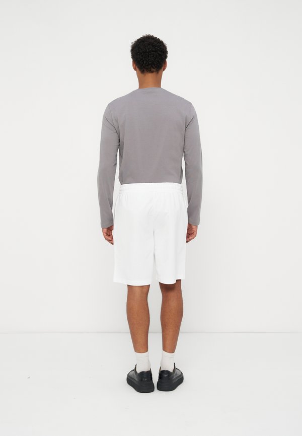 EA7 Emporio Armani