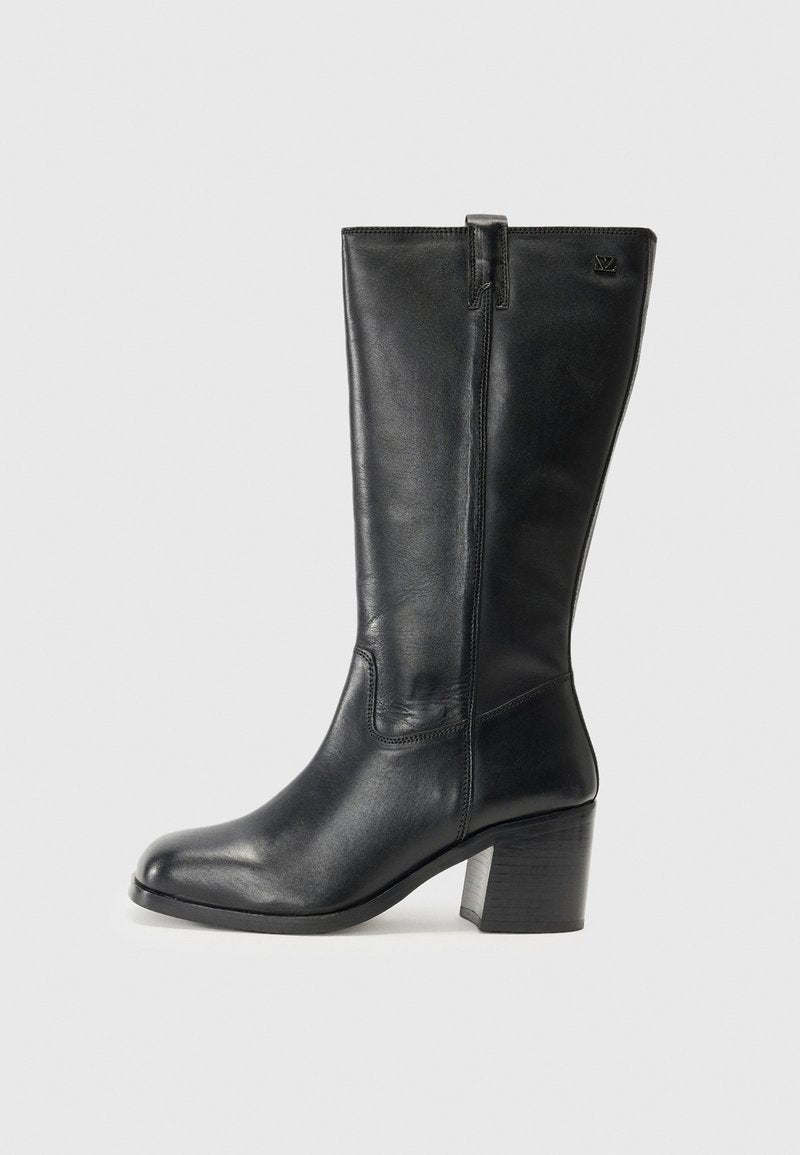 Lazamani Stiefel Media 1