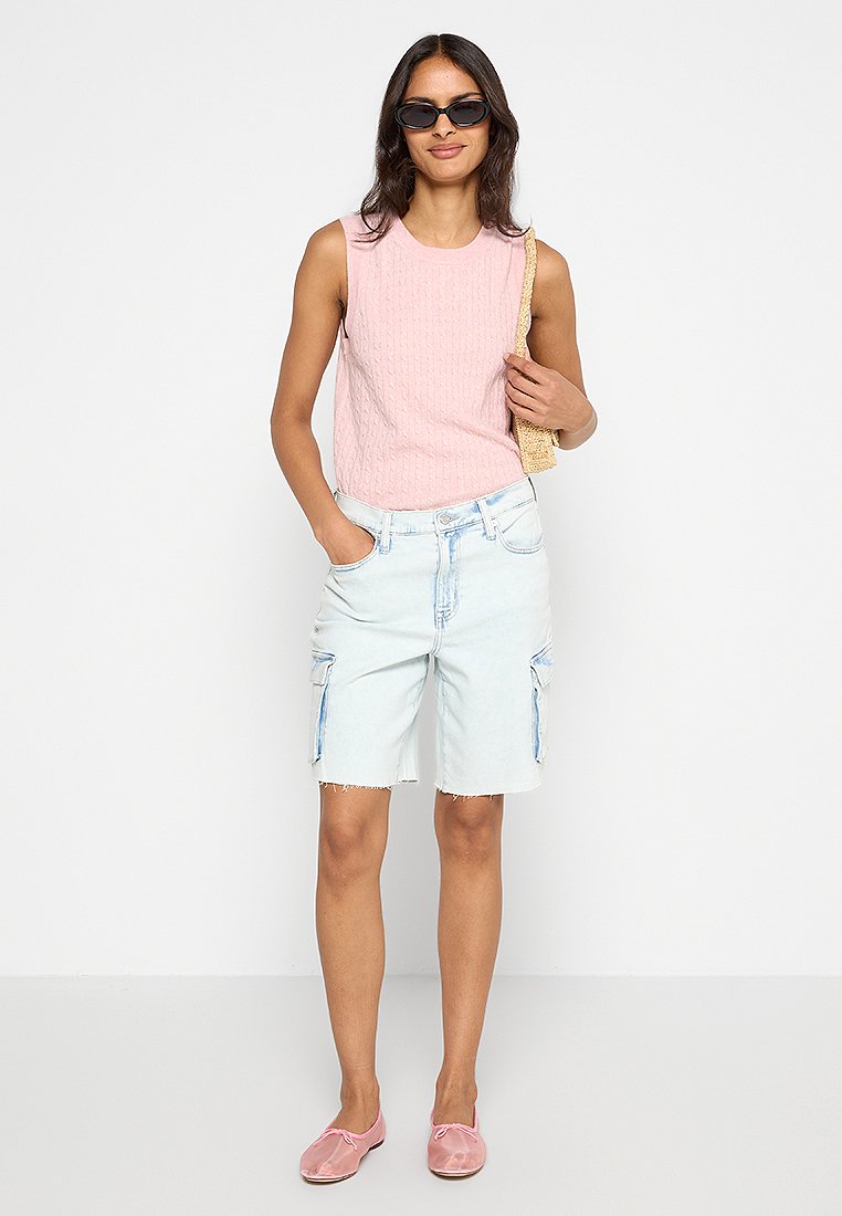 DKNY