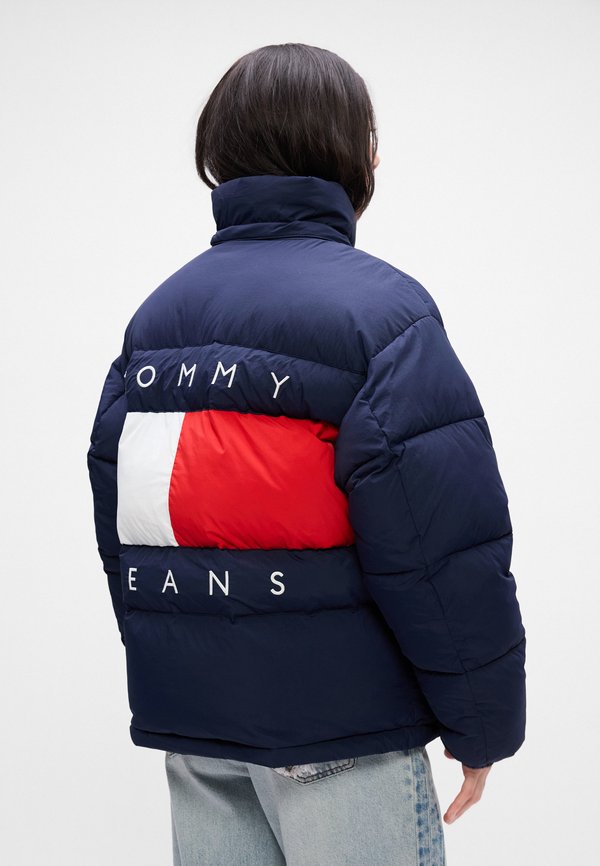 Tommy Jeans HOODED FLAG PUFFER