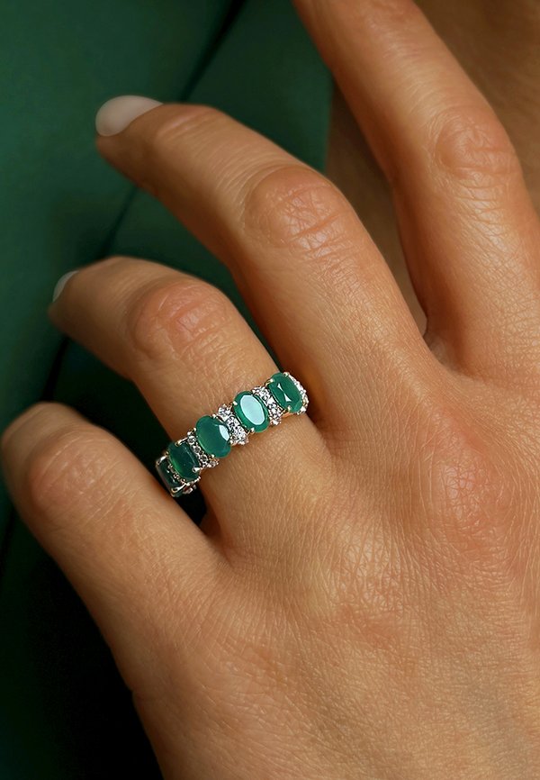 Les Petites Précieuses RING