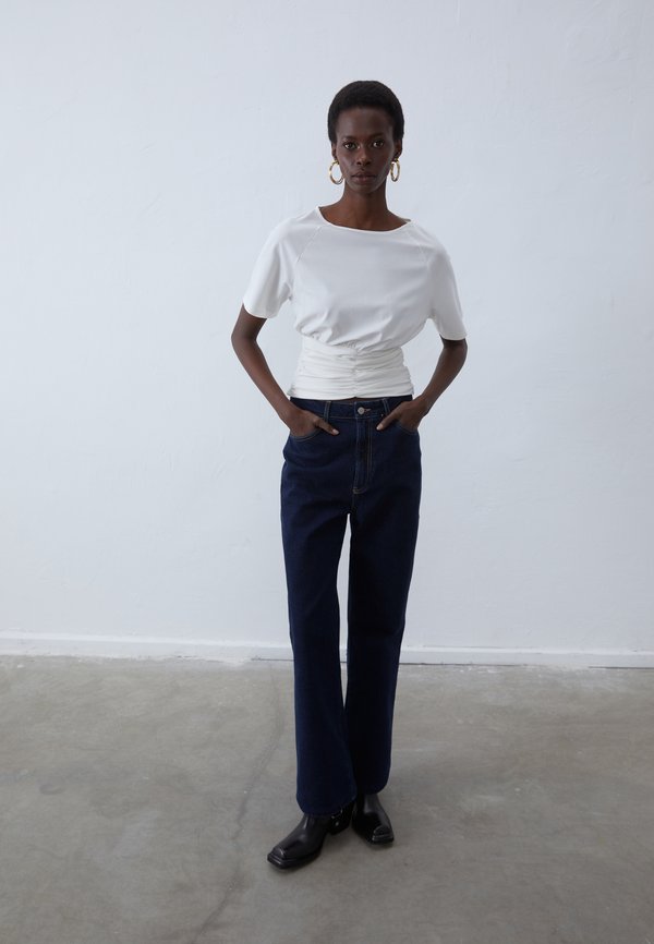Anna Field TOP
