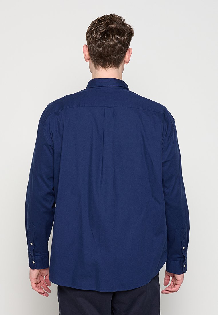 REGULAR FIT Media 4