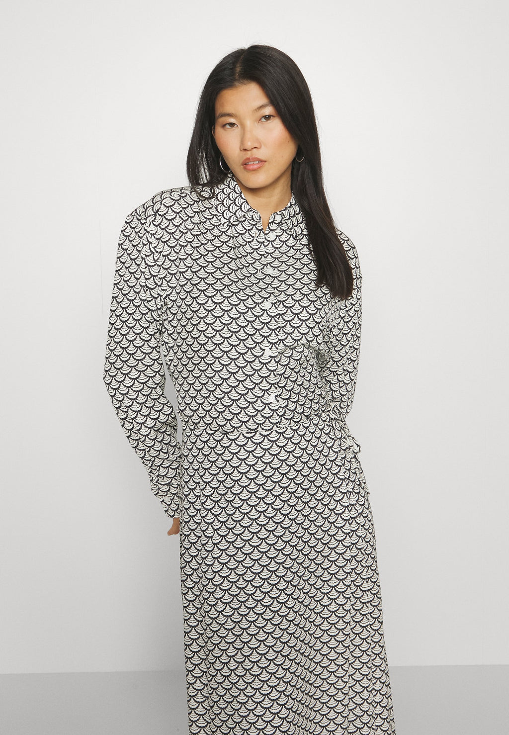 SEAL WRAP MIDI SKIRT Media 5