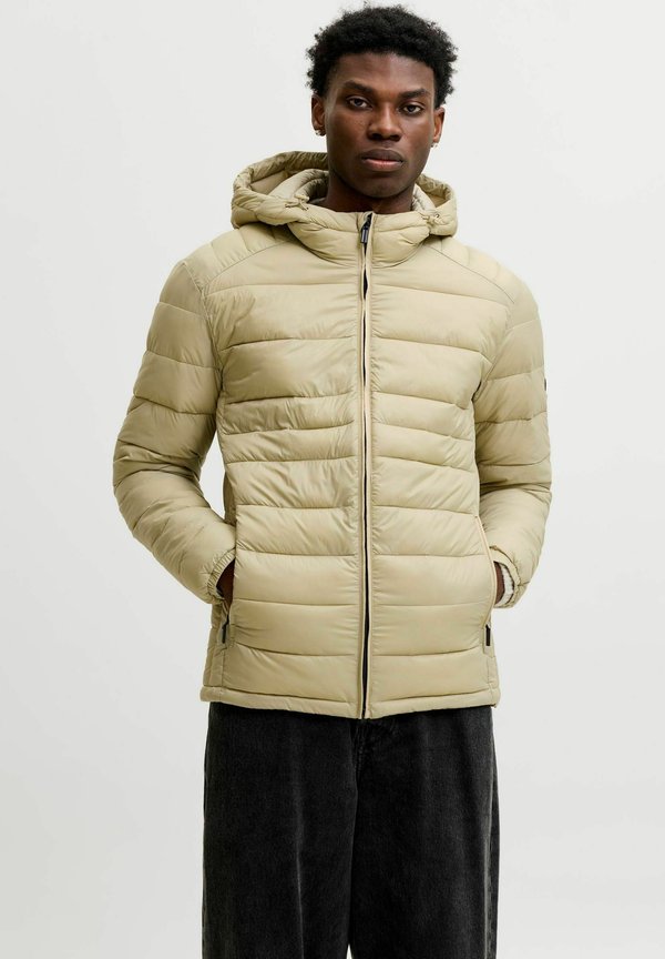 Jack & Jones JJEKINGSLEY LIGHT PUFFER HOOD NOOS - Winter jacket - fields of rye