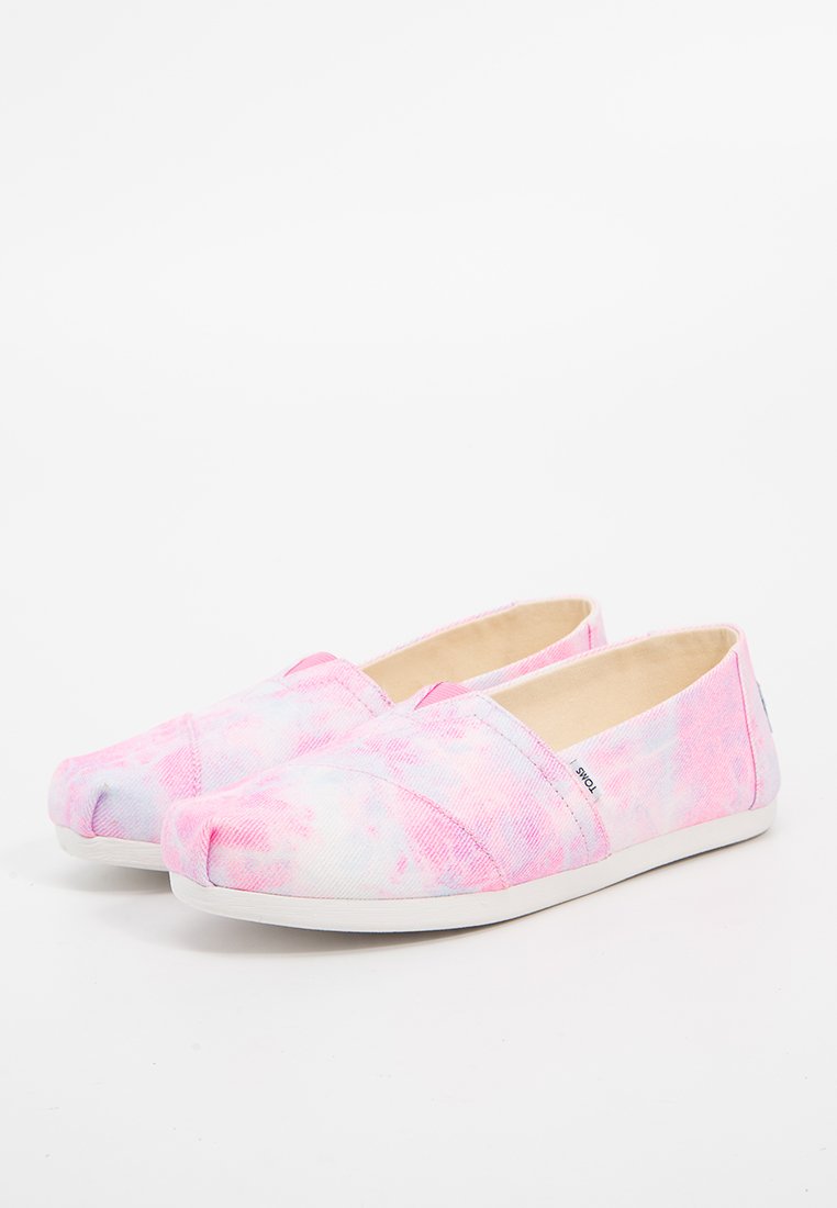 TOMS CLASSIC