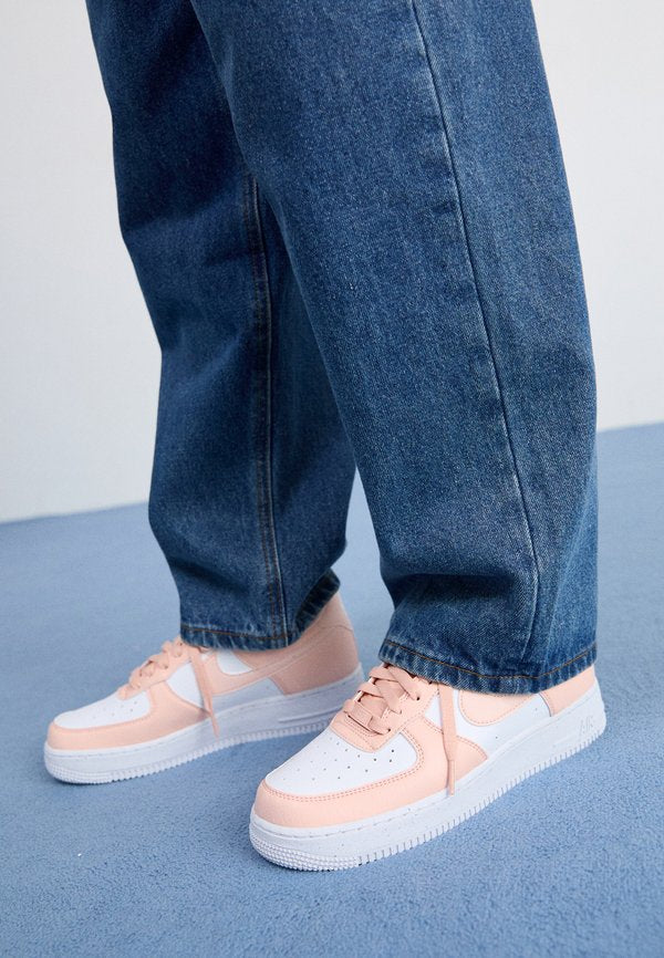 Nike Sportswear AIR FORCE 1 - Trainers - white/washed coral/white