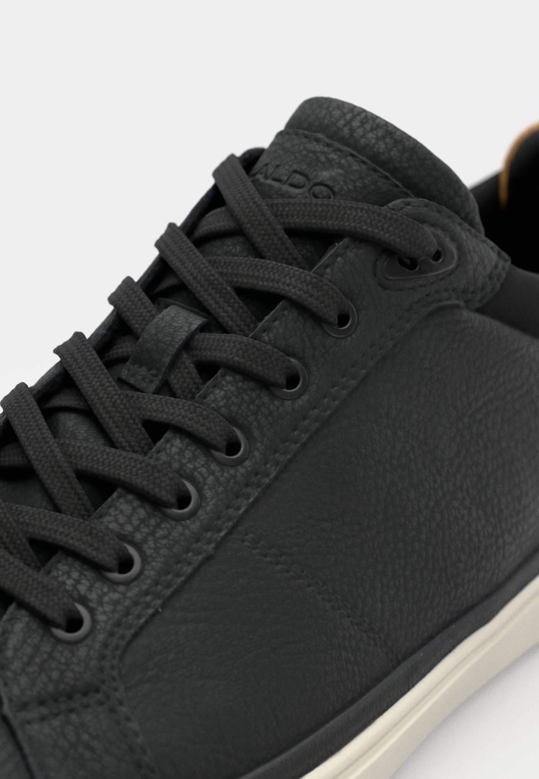 ALDO FINESPEC PILLOW WALK