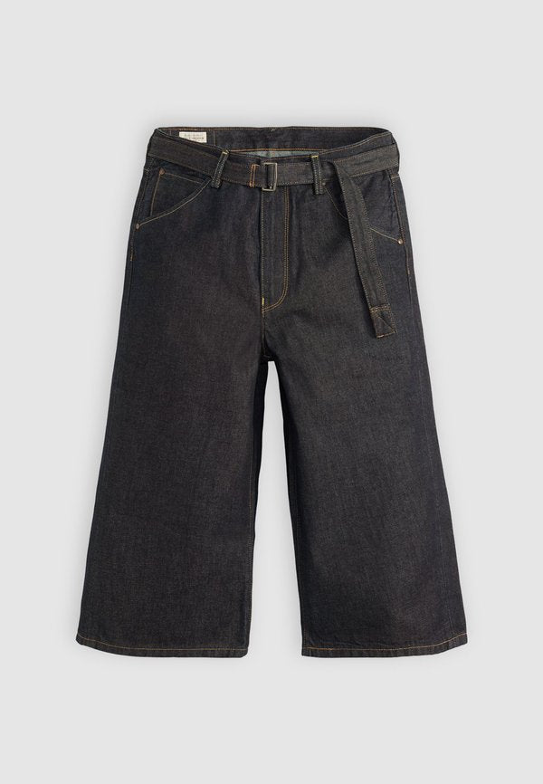 Levi's® TWISTED BAGGY CAPRI - Denim shorts - twist and sew