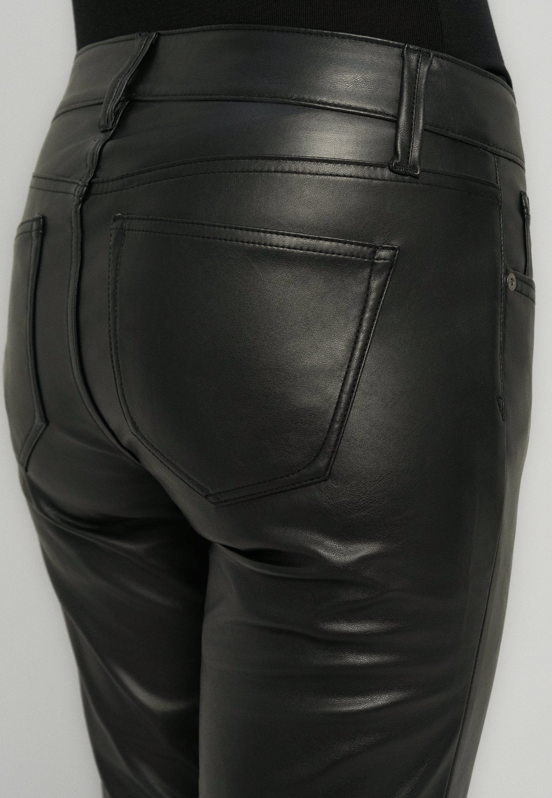 GAP LONG AND LEAN