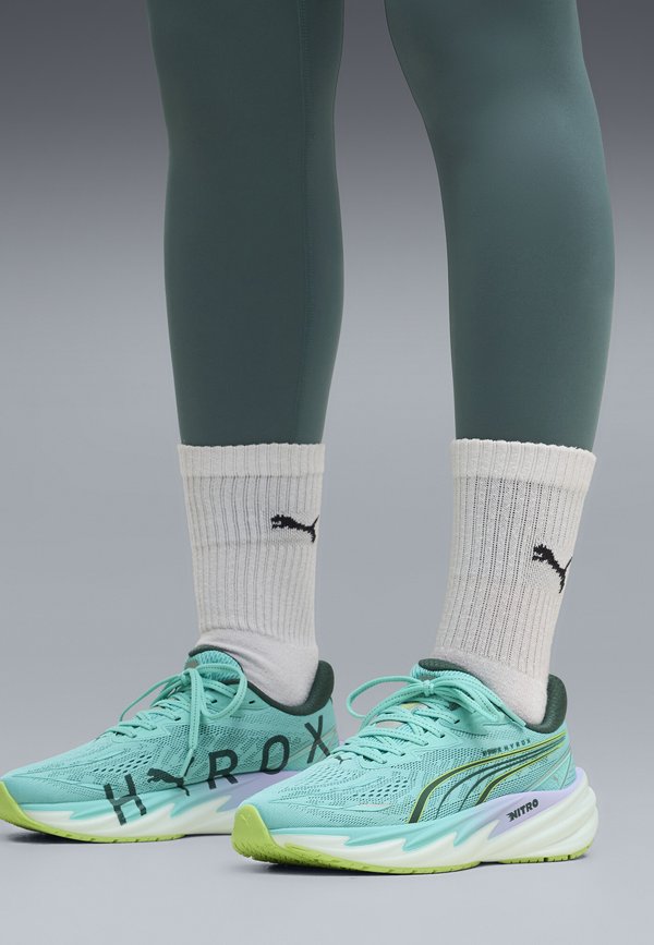 Puma VELOCITY NITRO 5 - PUMA X HYROX WNS - Training shoe - intense mint-light lavender