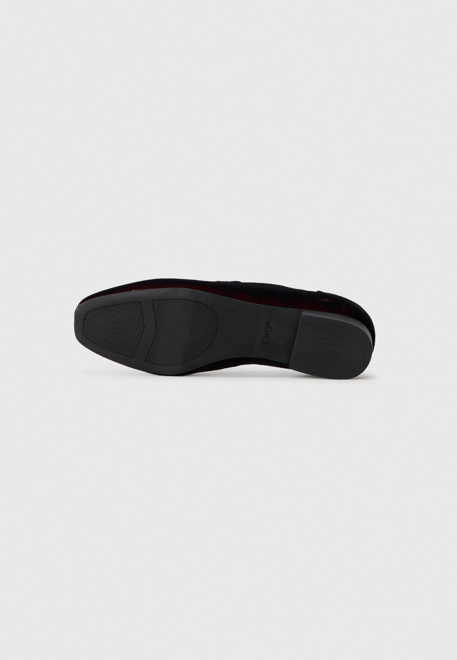 TOMS LARA