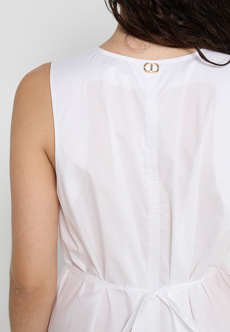 TWINSET