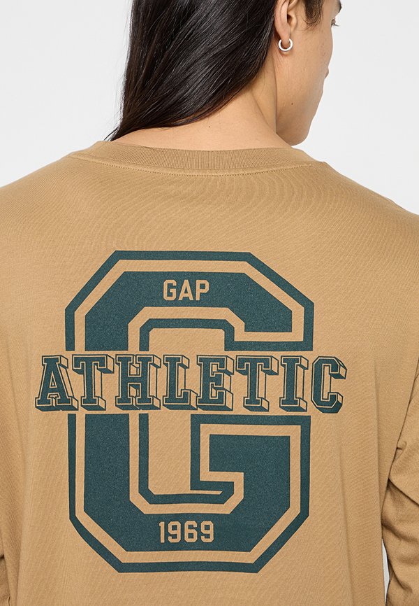 GAP RELAXED FIT
