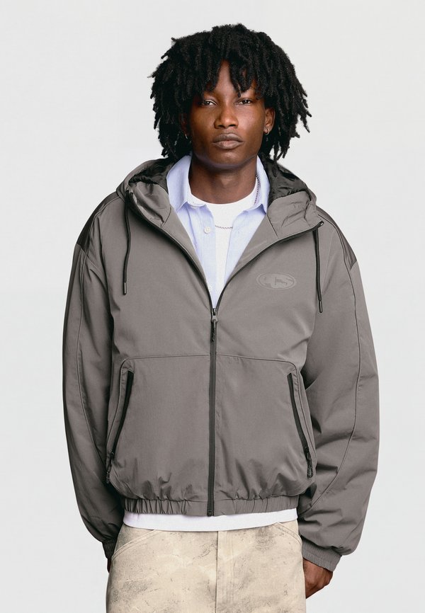 Bershka HOODED TECHNICAL - JACKET - Winter jacket - grey