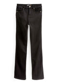 Schwarze Denim-Jeans mit geradem Beinschnitt, zwei Fronttaschen und metallischen Hardware-Details. Glatte Textur mit minimaler Nahtverarbeitung.