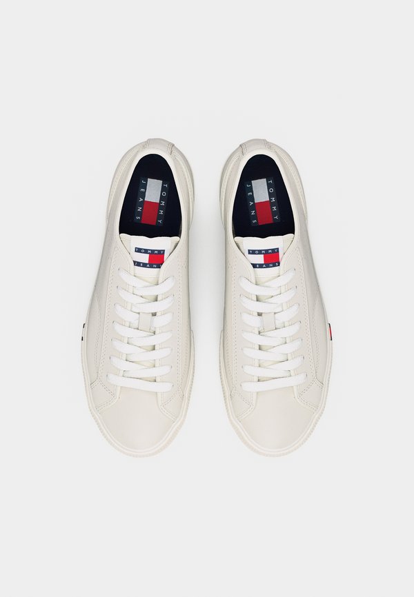 Tommy Jeans ARCHIVE FLAG STRIPE LEATHER TRAINERS