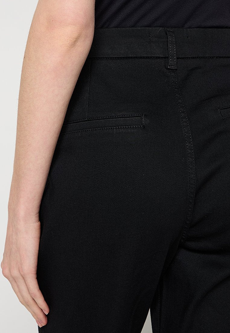 SLIM FIT Media 6