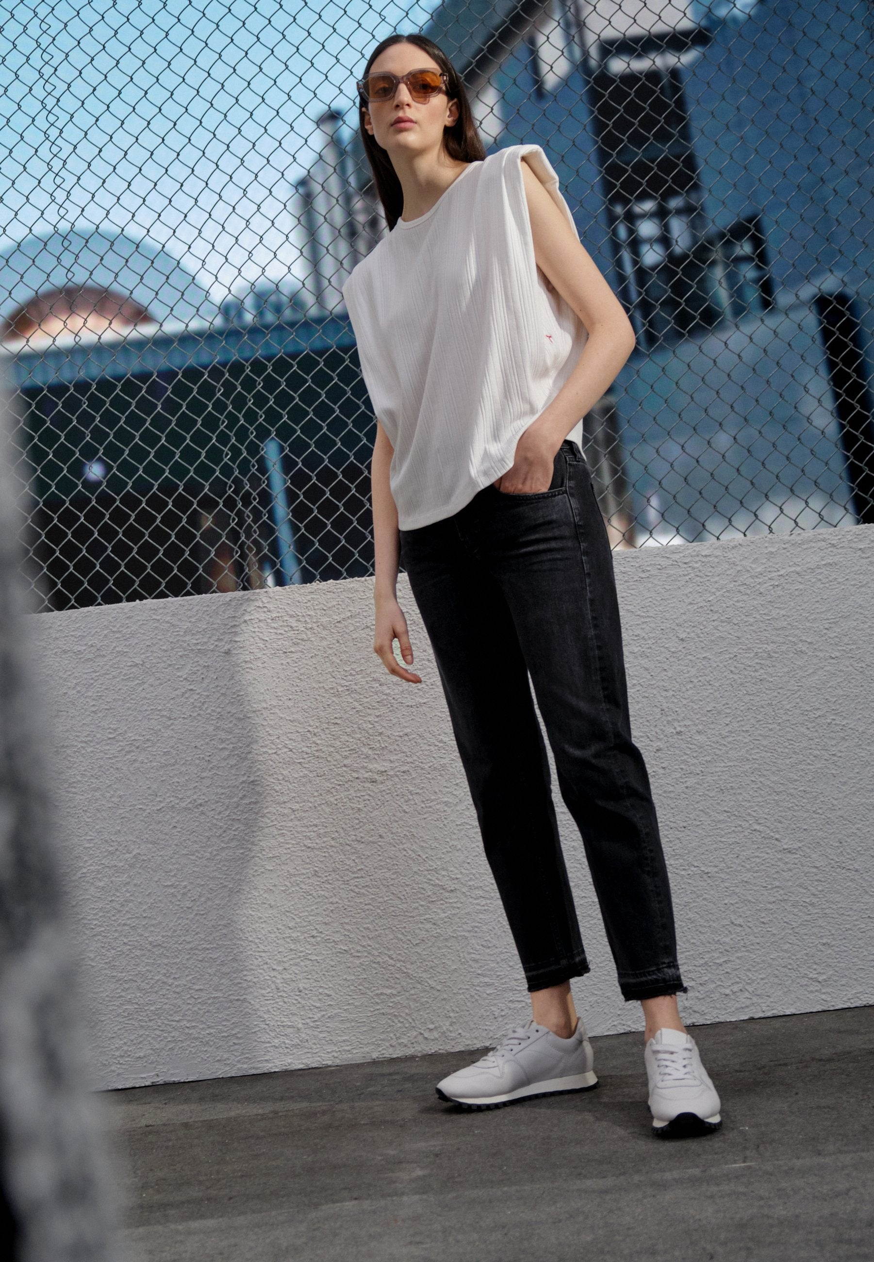 AG Jeans GIRLFRIEND MIDRISE