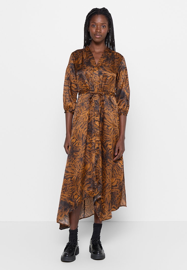 Braun- und schwarz gemustertes Midikleid mit Wickeldesign, Knopfleiste und Ballonärmeln, tailliert mit einem Bindegürtel.