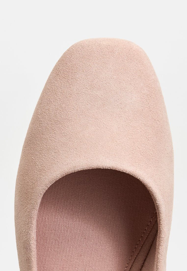 TOMS BRIELLA