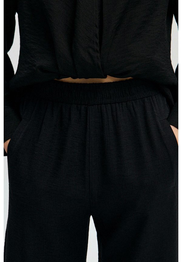 Touché Privé COLLAR SET