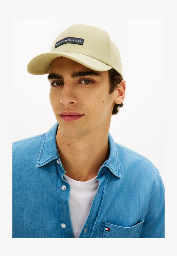 Tommy Hilfiger LOGO PATCH CANVAS BASEBALL CAP - Cap - succulent green