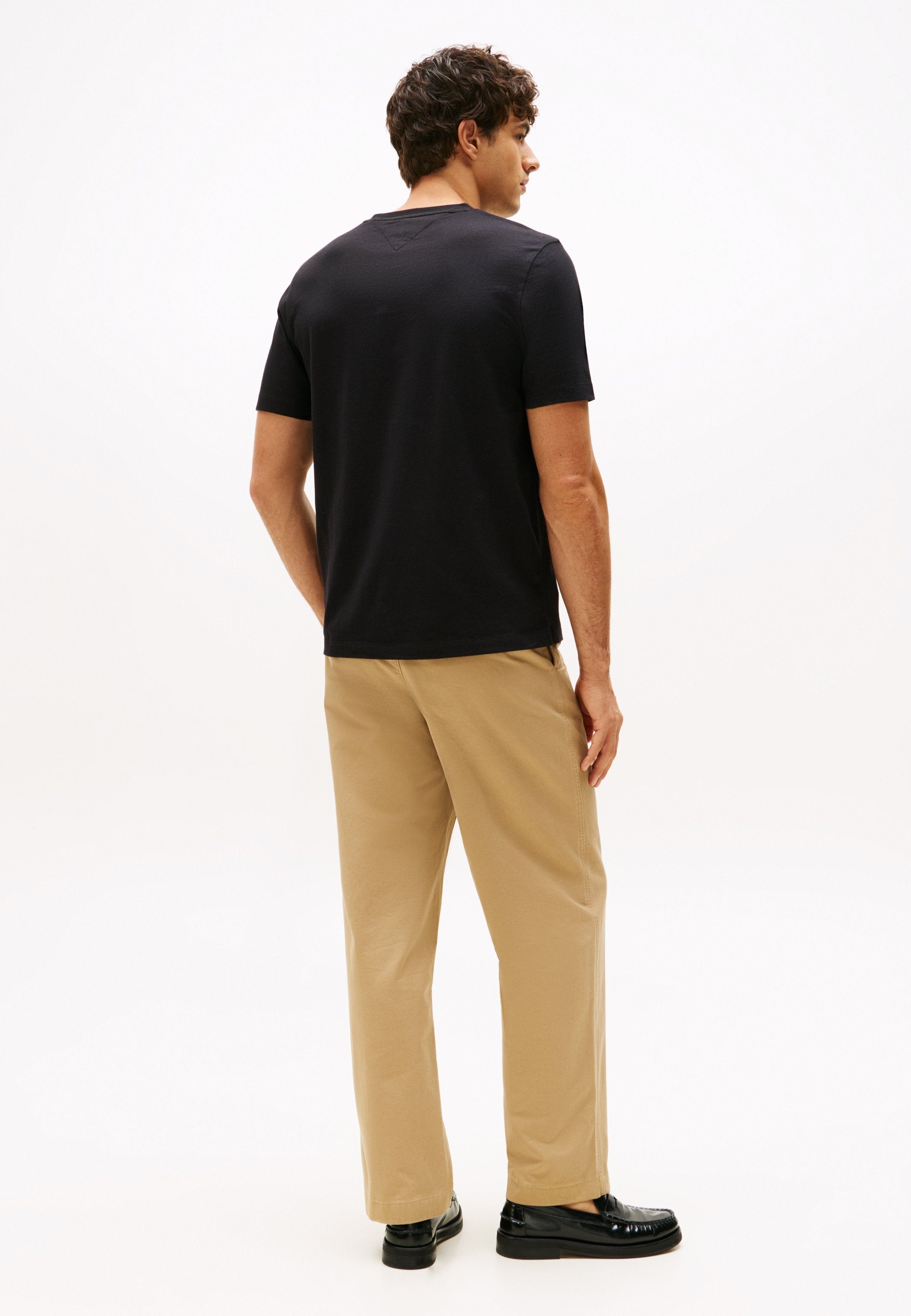 ESSENTIALS TEE Media 4