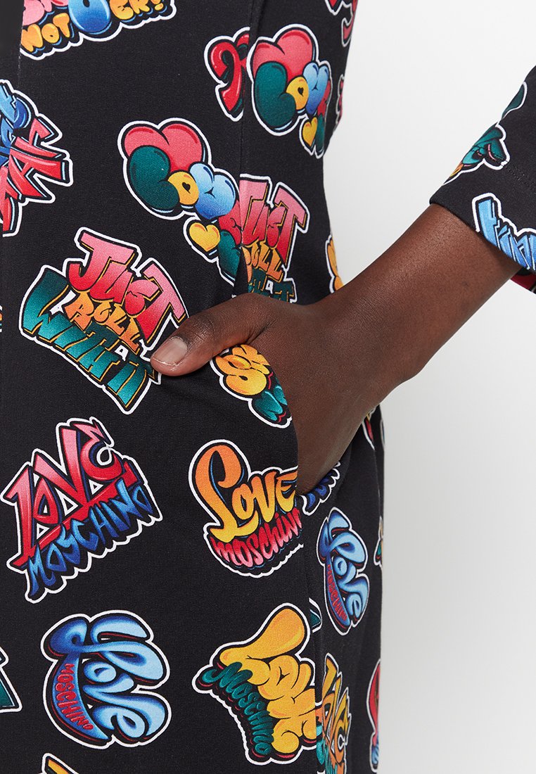 Love Moschino
