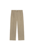 Beige, weit geschnittene Hosen aus einem strukturierten Material. Verfügen über einen vorderen Knopfverschluss und zwei vertikale Falten an der Vorderseite.
