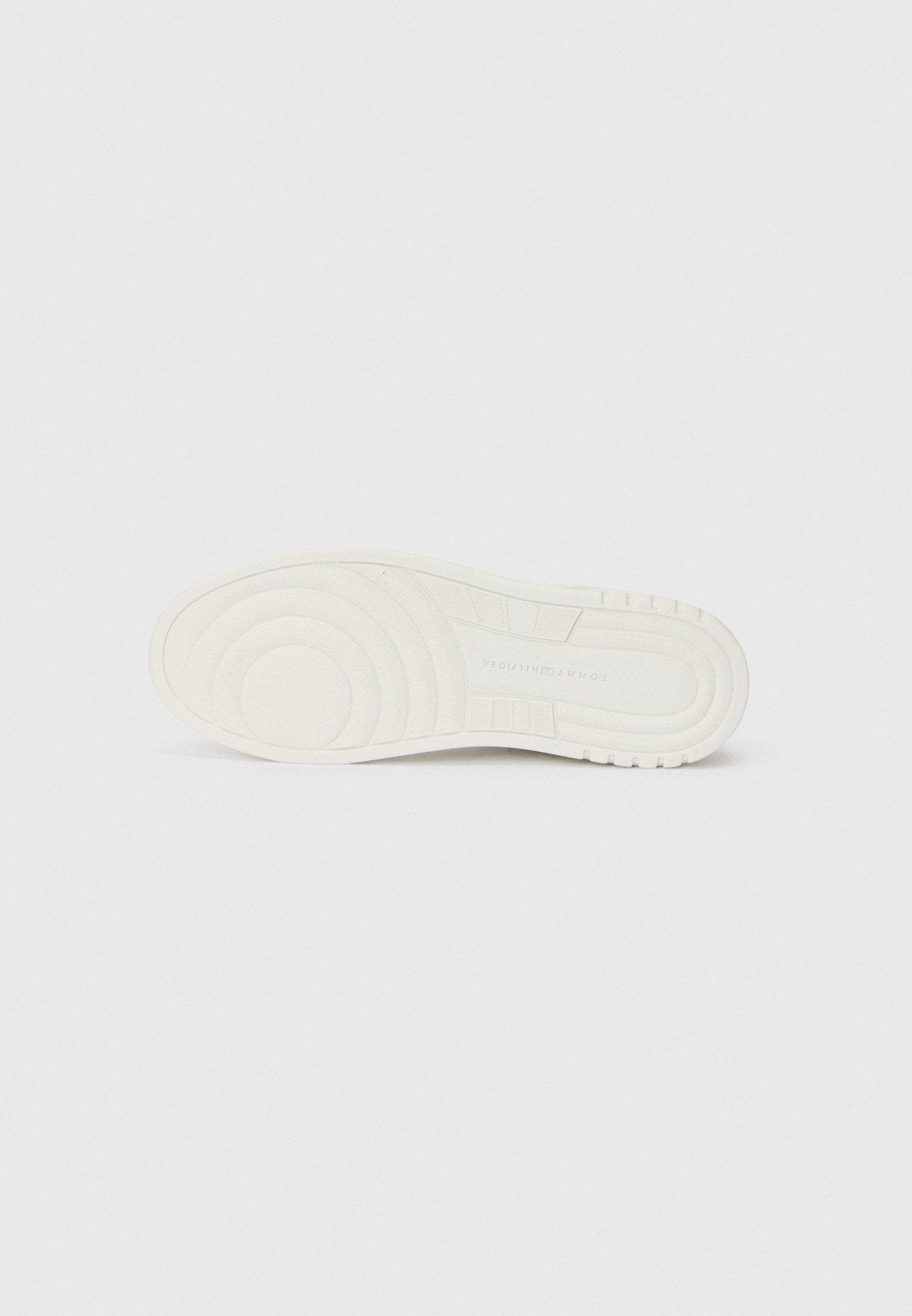 TH MONOGRAM LEATHER CUPSOLE TRAINERS Media 6